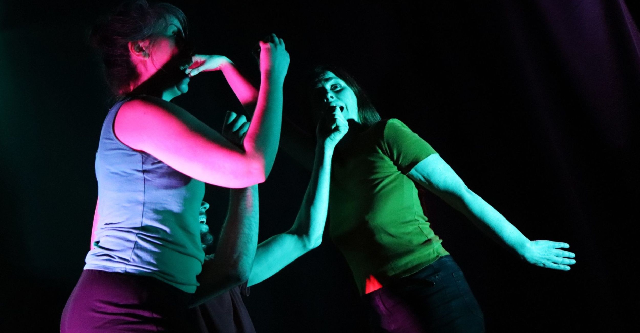 Danseuses du cabaret d'improdanse spectacle d'improvisation de la ligue angevine de danse improvisée à La Fabrique à Impros Nantes
