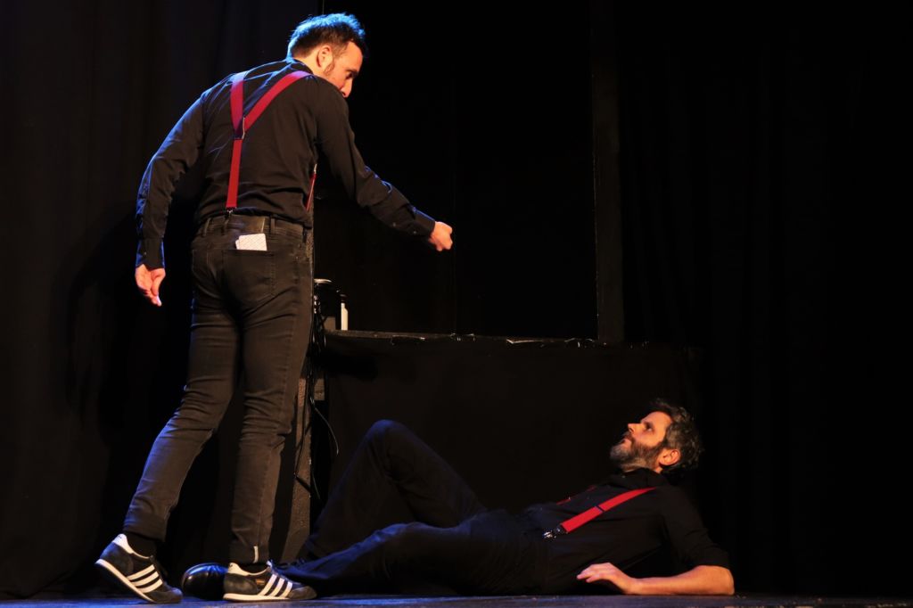 Comédiens de Nouvelle donne spectacle d'improvisation de la compagnie Live comedy prod à La Fabrique à Impros Nantes